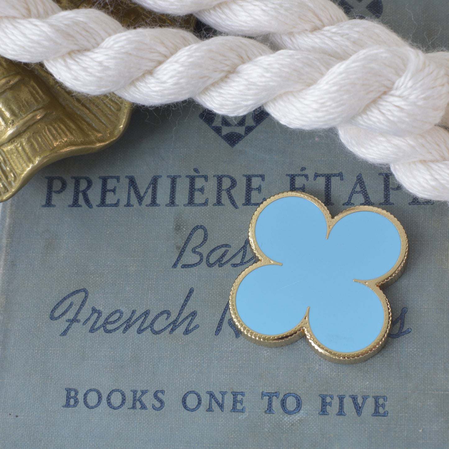 Empire Turquoise Clover Needle Minder