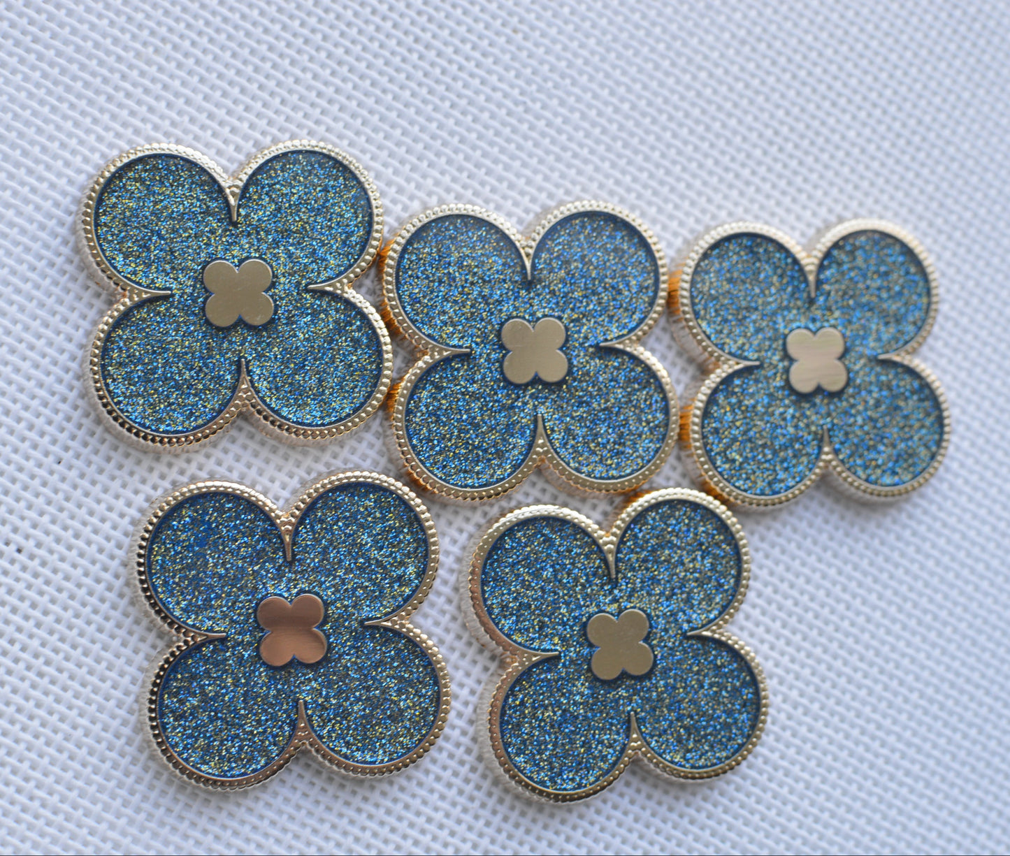 Blue & Gold Clover Needle Minder