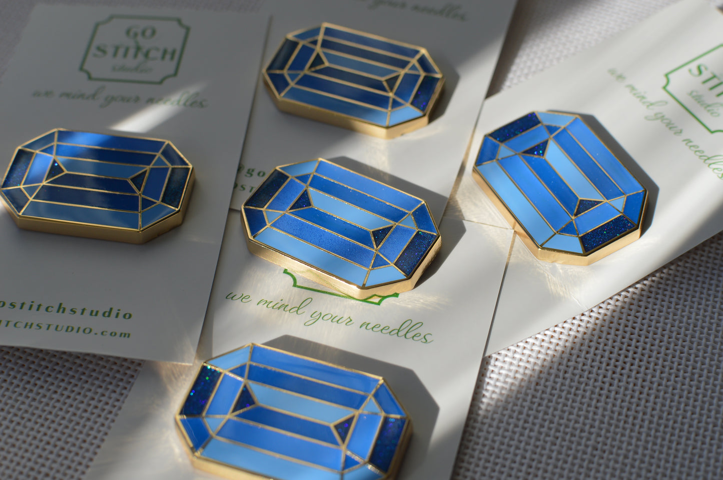 Sapphire Needle Minder