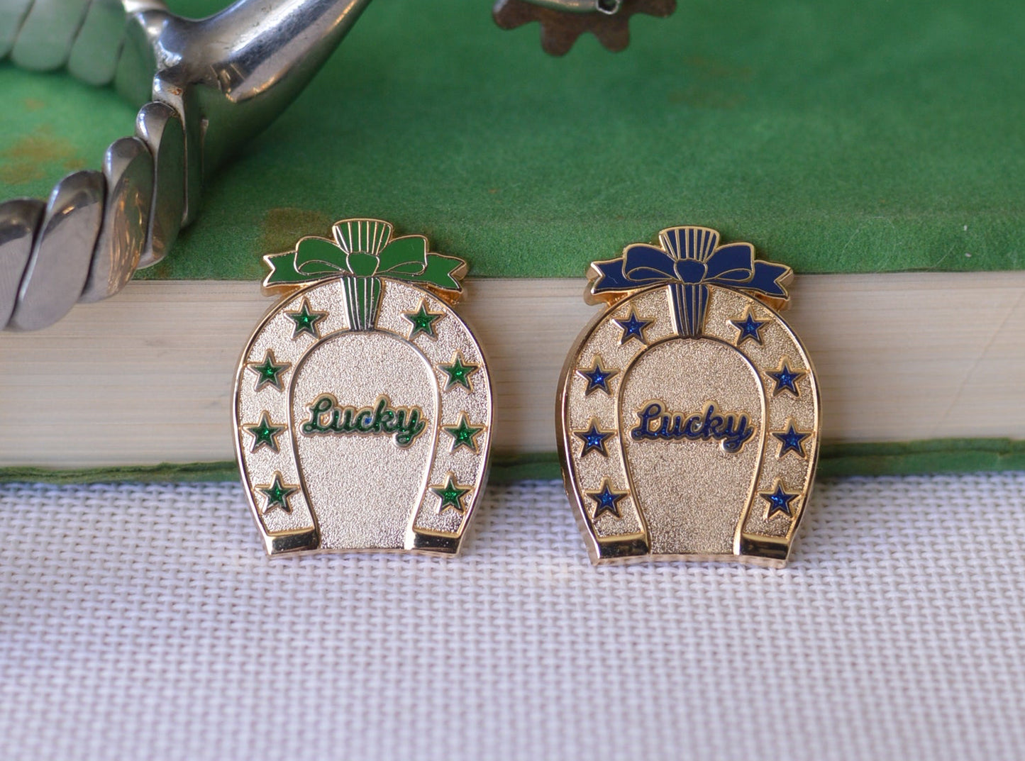 Lucky Star Horseshoe Needle Minder - Emerald Green