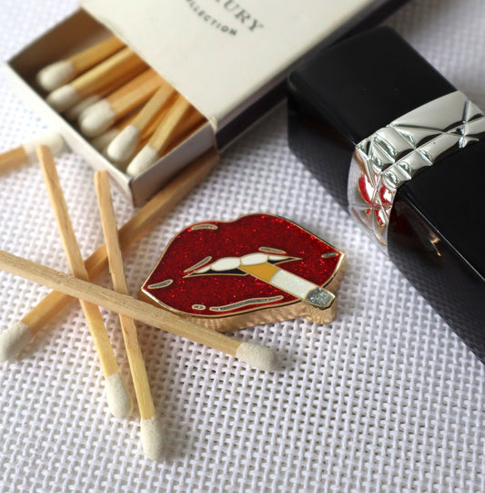 Hot Lips Cigarette Needle Minder