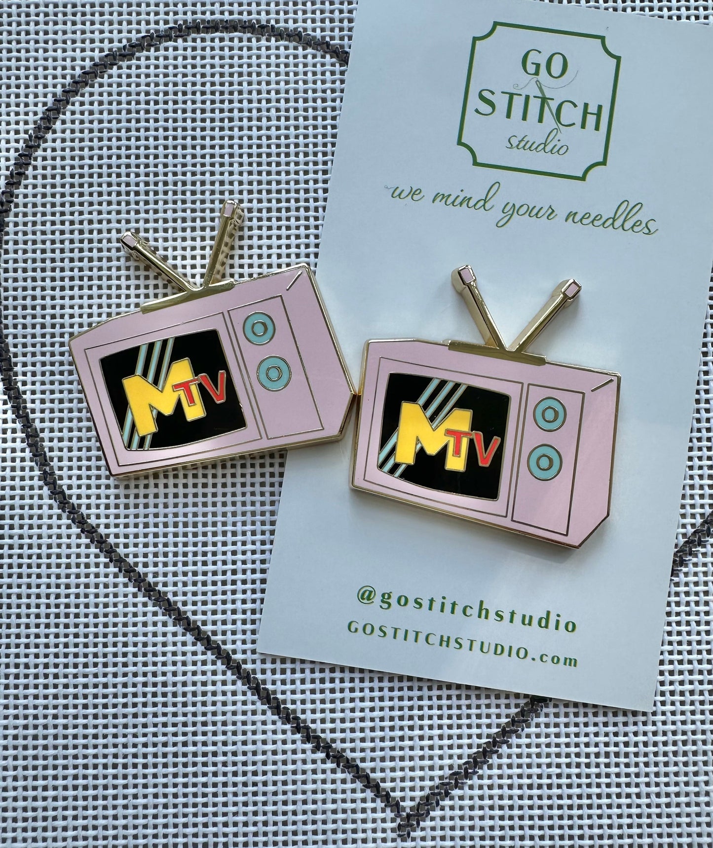 MTV Inspired Needle Minder