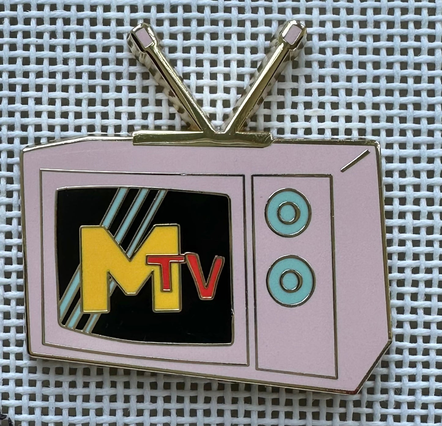 MTV Inspired Needle Minder