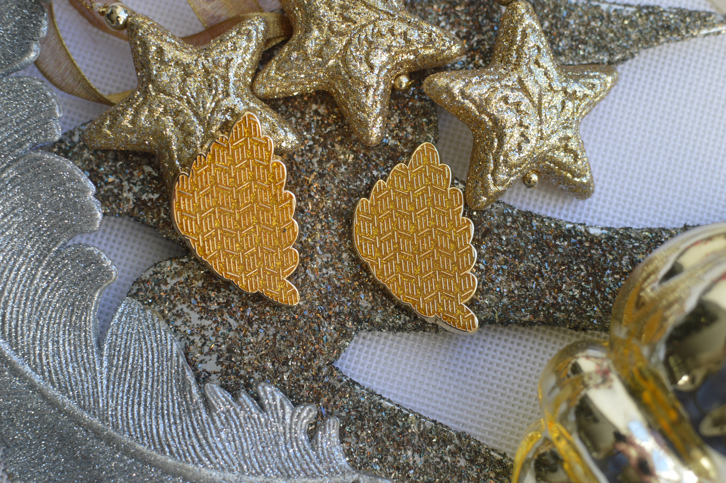 Special Edition: Art of the Stitch Angel Wing Needle Minder (Gold & Glitter)