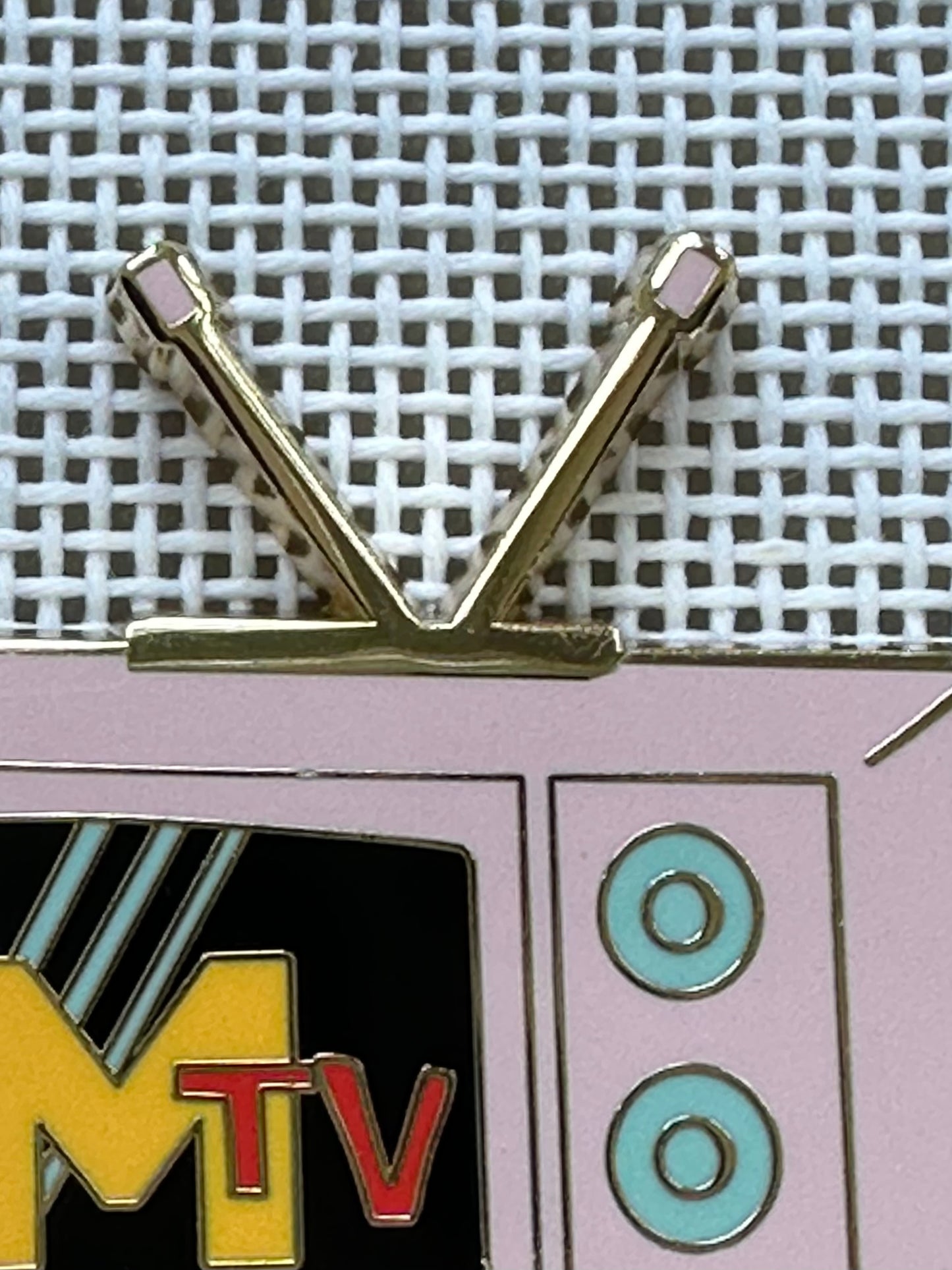 MTV Inspired Needle Minder