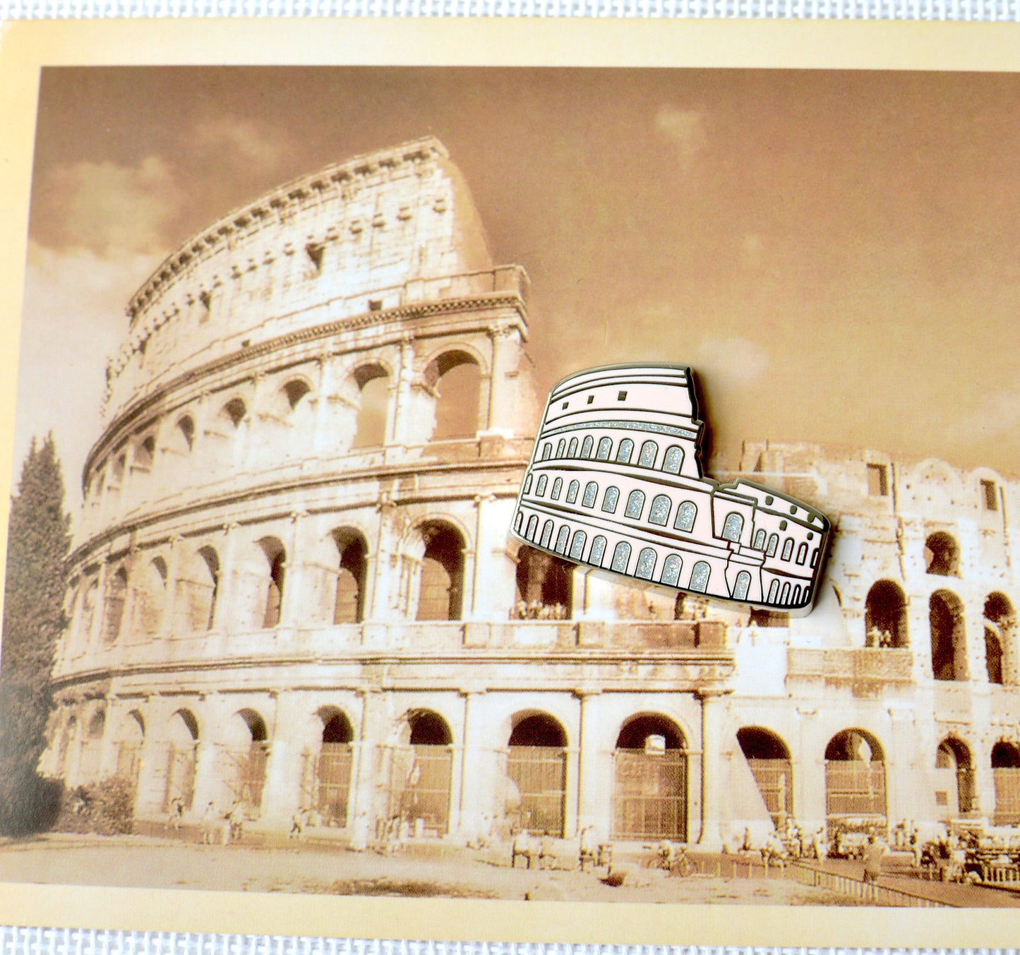 Wholesale Roman Colosseum w/Glitter Needle Minder (mini magnet)