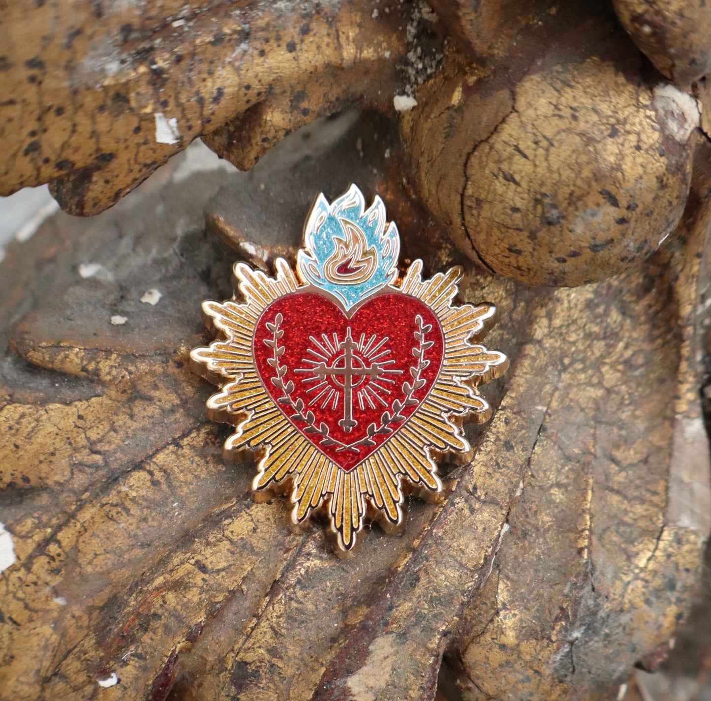 Sacred Heart Needle Minder (medium magnet)