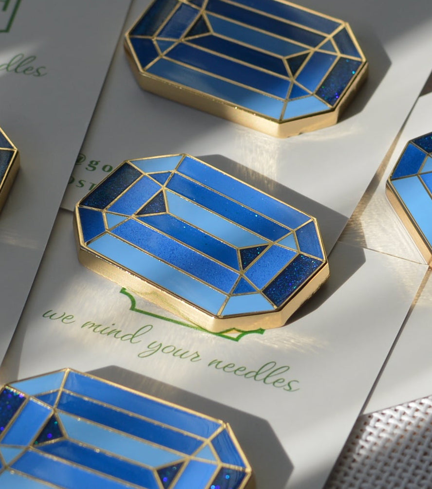 Sapphire Needle Minder